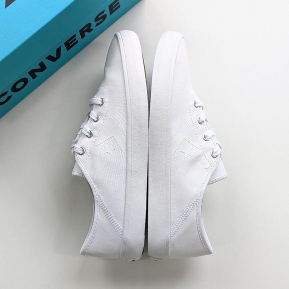 Converse Costa OX White/White Women's NIB - Picture 2 of 7
